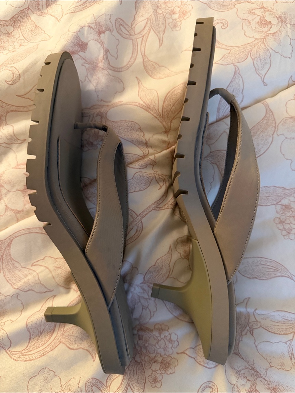 Zara gray thong kitten heels - Picture 4 of 7